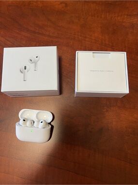 Apple AirPods Pro (White) with Charging Case